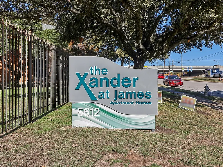 39-web-or-mls-James Ave-035