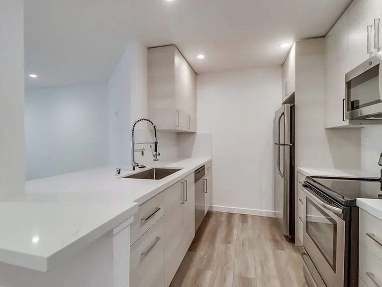 Beautifully Renovated Property perfectly situated between North Park and Normal Heights! — Photo 6