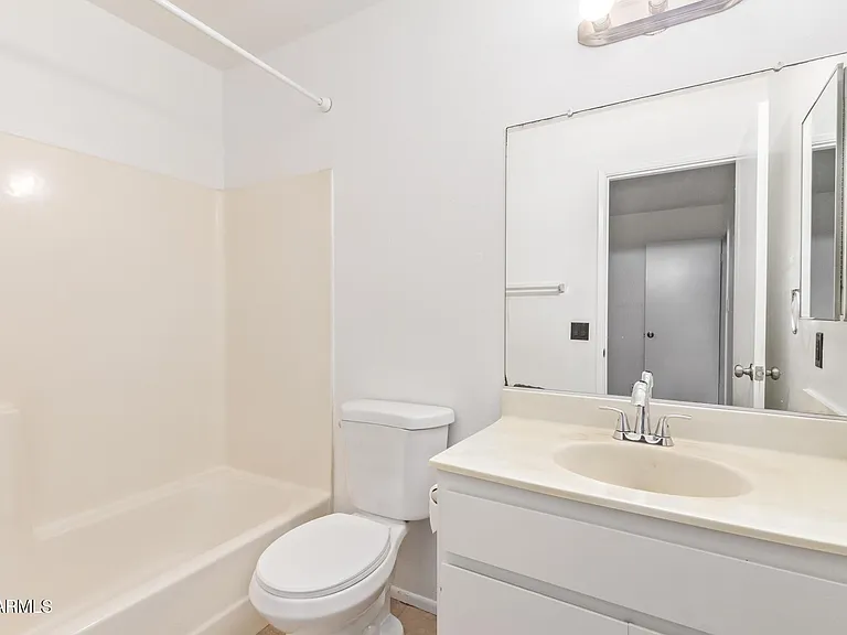 511 W Blackhawk Dr #4 — Photo 22