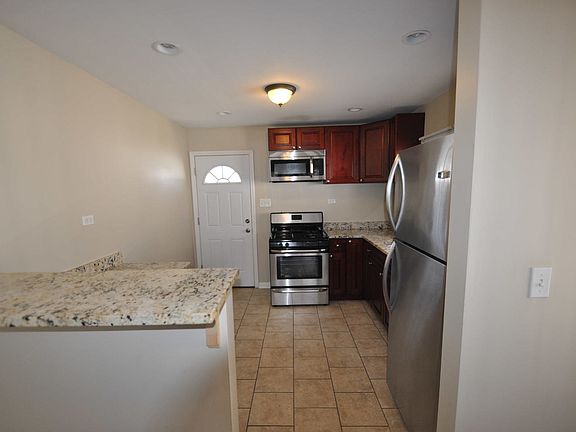 4th image of 9632 Mansfield Ave