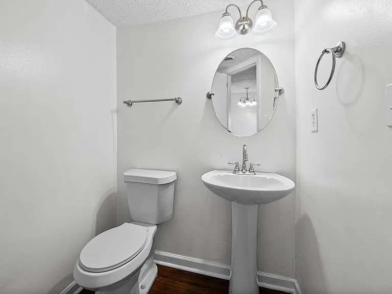 105 Greenland Ct — Photo 15