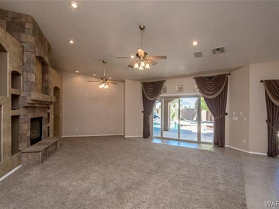 5th image of 2905 Desert Heights Dr
