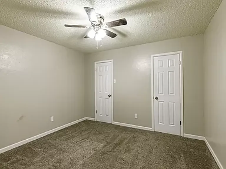 4634 Fordham St — Photo 32