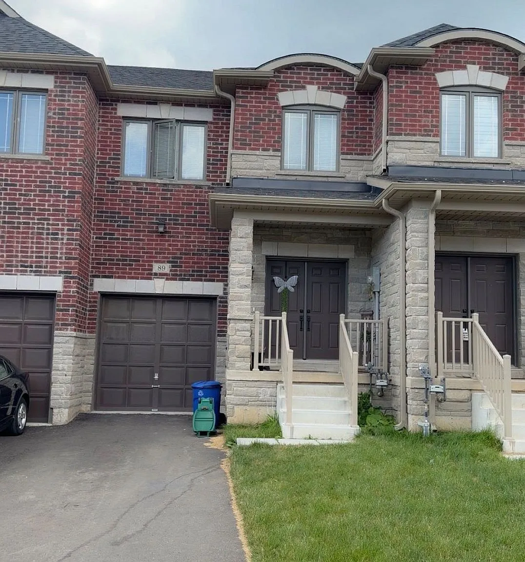 3 bed, $2,400 — Photo 1