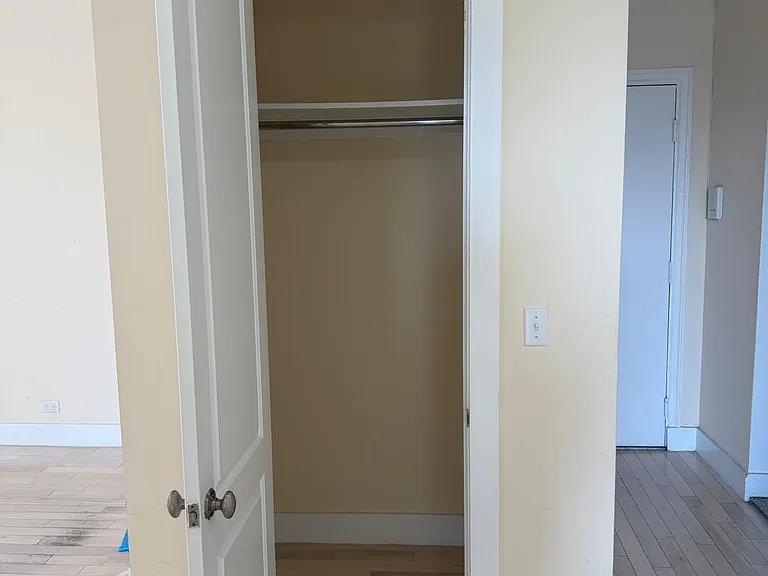 658 W 188th St #5E — Photo 15
