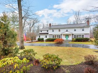 43 Bartling Dr #R, New Canaan, CT 06840