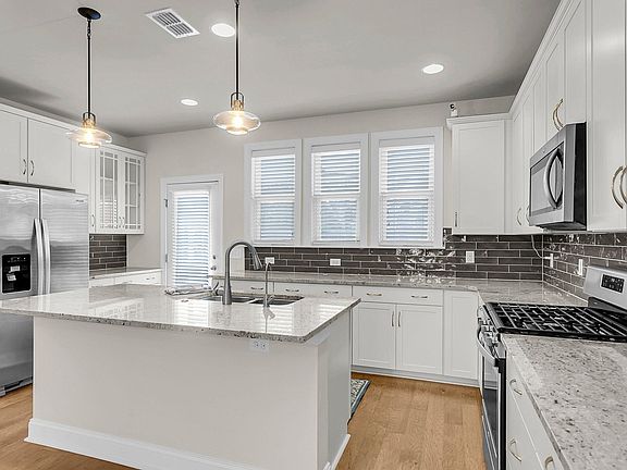 5th image of 3253 Timberline Dr