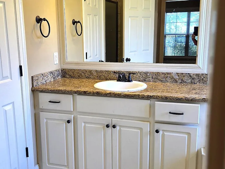 102 Oak Meadow Ct — Photo 11