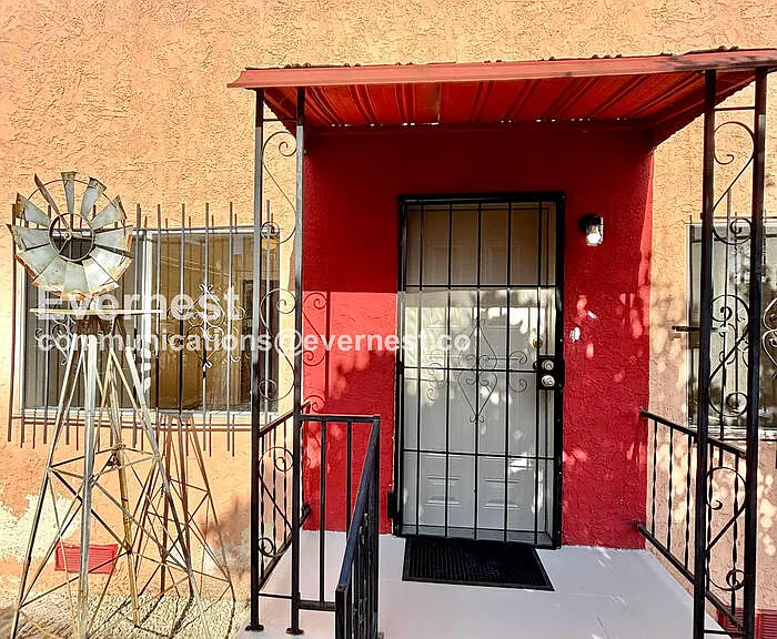 428 1/2 N Kingsley Dr — Photo 19