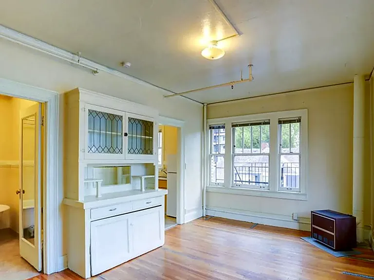 Cambrian Apartments — Photo 15
