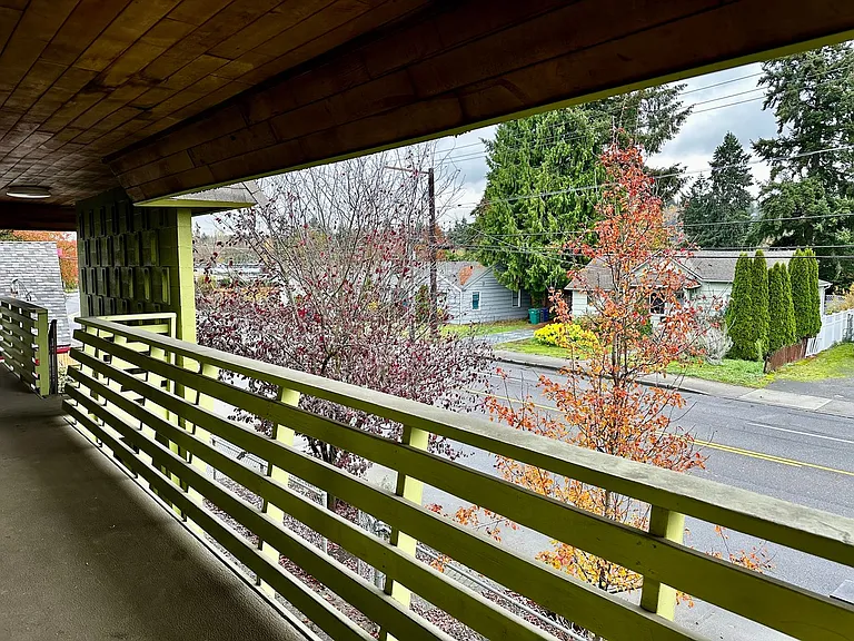 Park Plaza Apartments — Photo 32