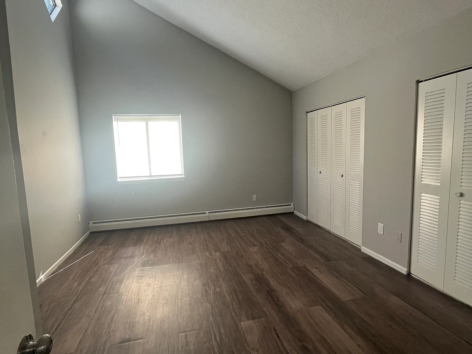 2 bed, 1.5 bath, 1215 sqft, $2,400 — Photo 2