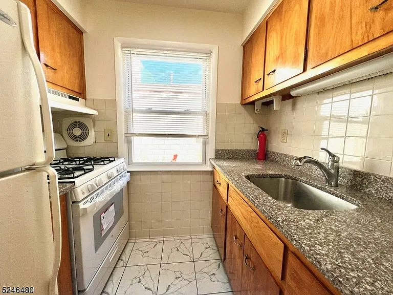 209 Park Ave — Photo 5