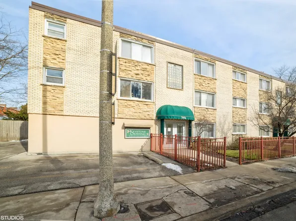 7956 Madison St APT 2W, River Forest, IL 60305