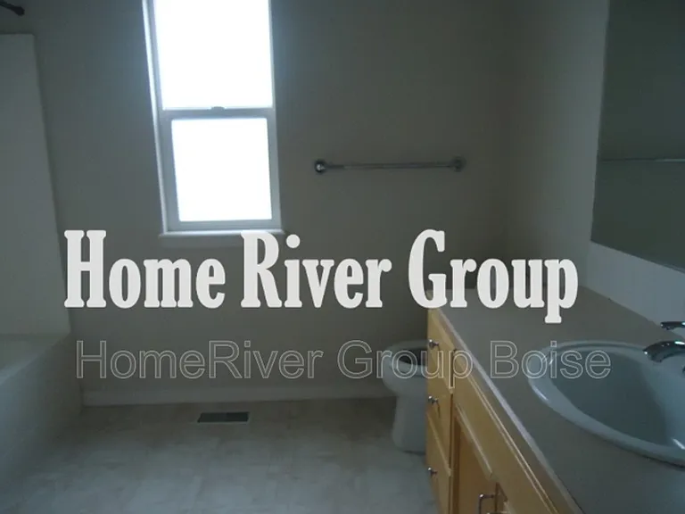 378 E Washakie St — Photo 13