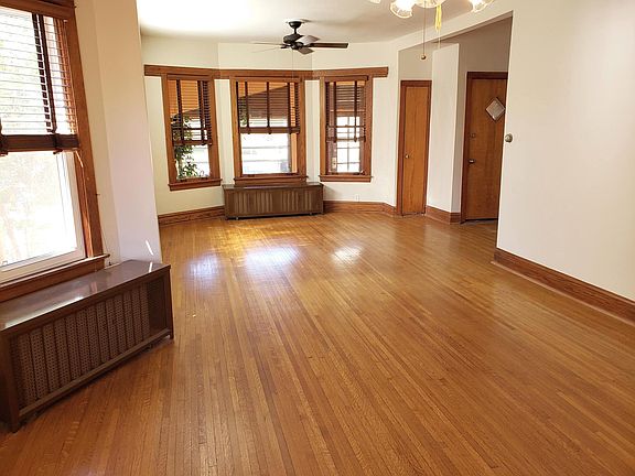 3rd image of 3745 N Keeler Ave #1