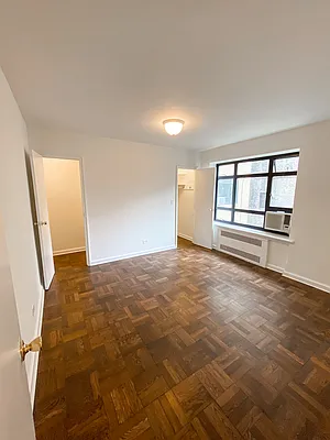 Rented by Vandenberg | media 17