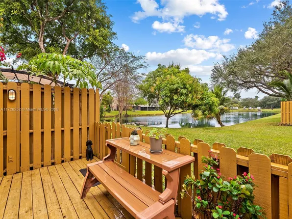 5144 S University Dr #5144, Davie, FL 33328