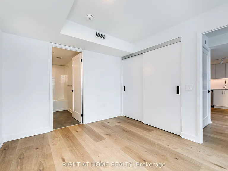 897 College St W #506 — Photo 29