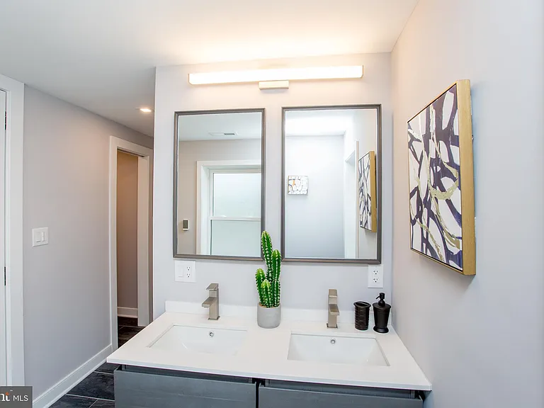 327 Wood St — Photo 45
