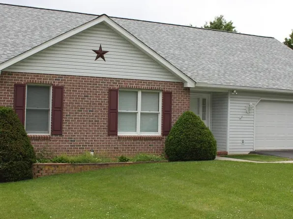 12274 Country Club Rd, Waynesboro, PA 17268