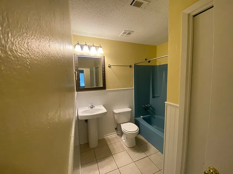 3235 Auburn Pkwy — Photo 19