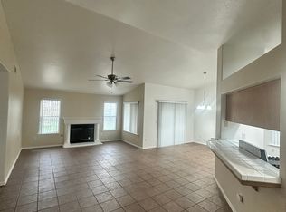 3160 Summer Ln, Madera, CA 93637