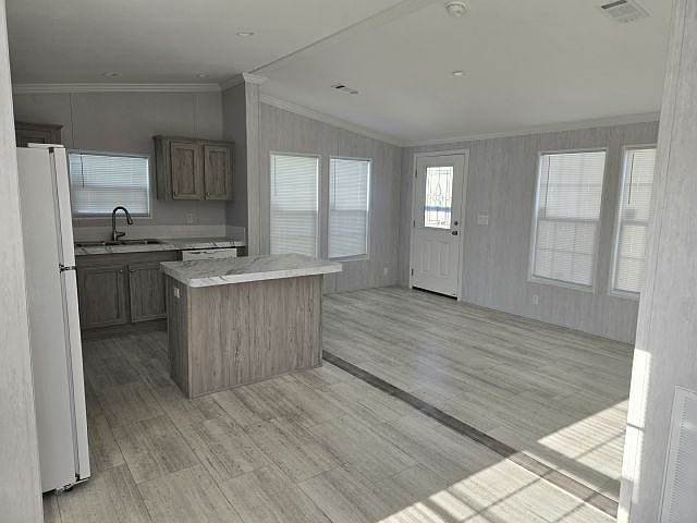 2nd image of 4125 Park St N #324