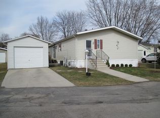 122 Canary Cir, Watertown, WI 53098