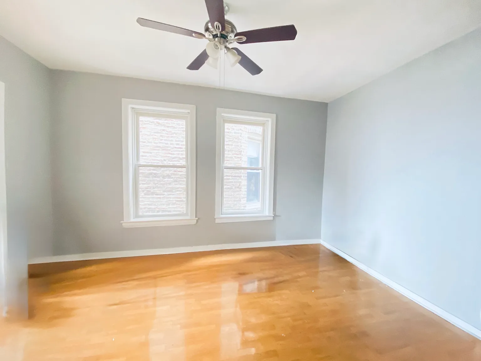 3 bed, 1200 sqft, $2,300 — Photo 4