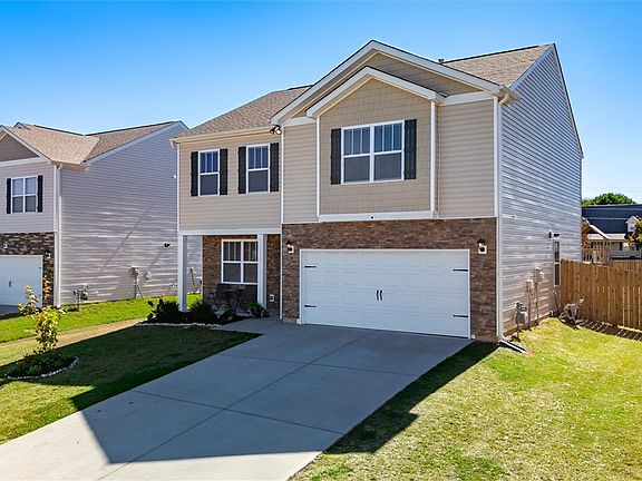 4th image of 132 Slateford Cir