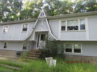 16 Dorchester Dr, Vernon, NJ 07462