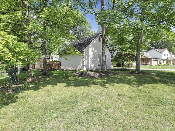 3rd image of 591 Brightstone Dr