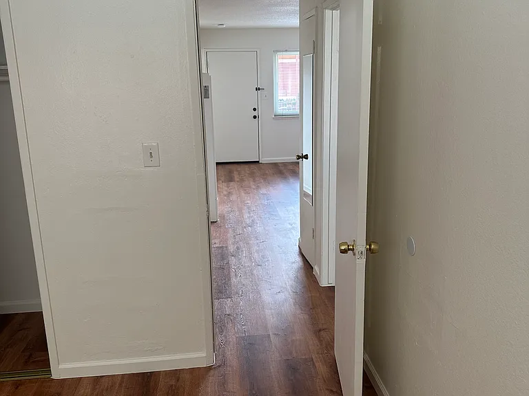 5217 Colusa Ave — Photo 10