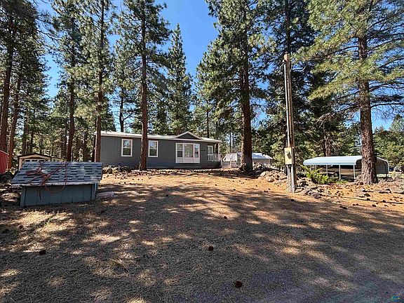 3rd image of 687-590 Hazel Way