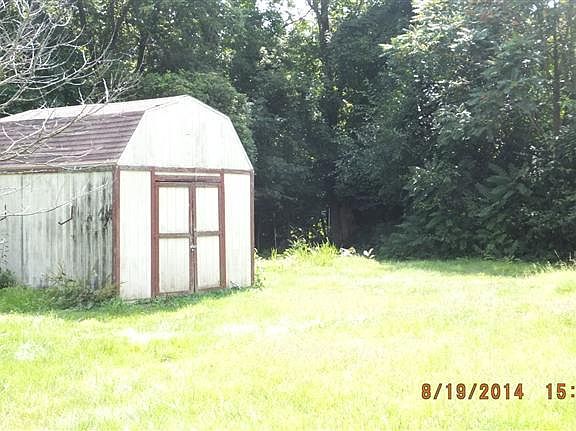 3rd image of 260 Armitage St
