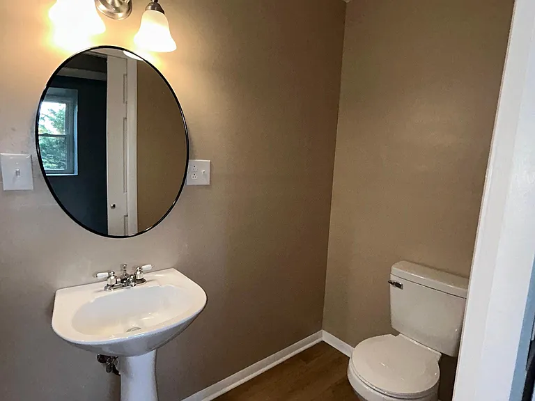 1604 Hedrick St — Photo 11