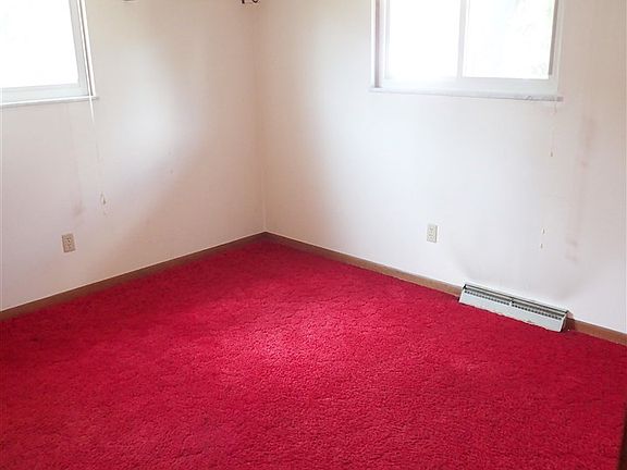 3rd image of 2941 Thunderbird Dr