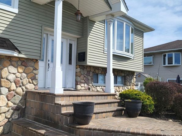 (undisclosed Address)