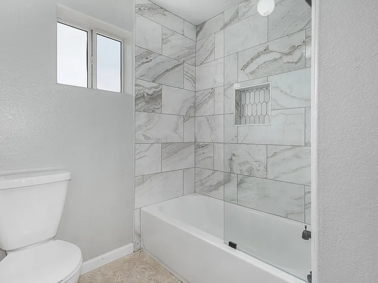 1320 E Charleston Ave — Photo 21