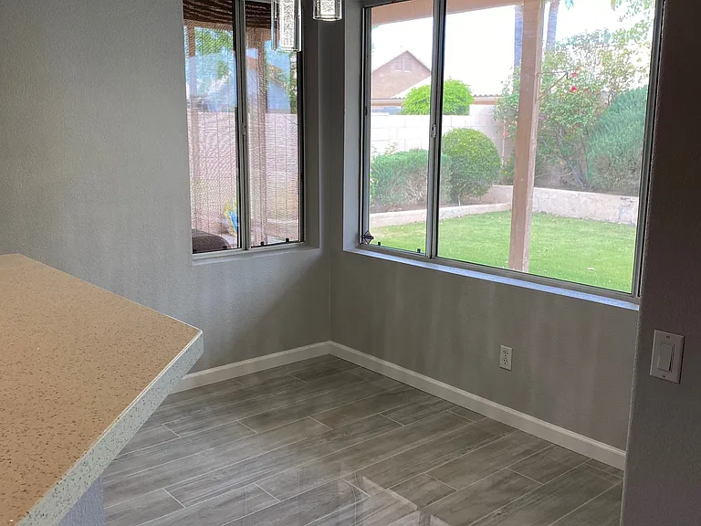 3358 E Wickieup Ln — Photo 6
