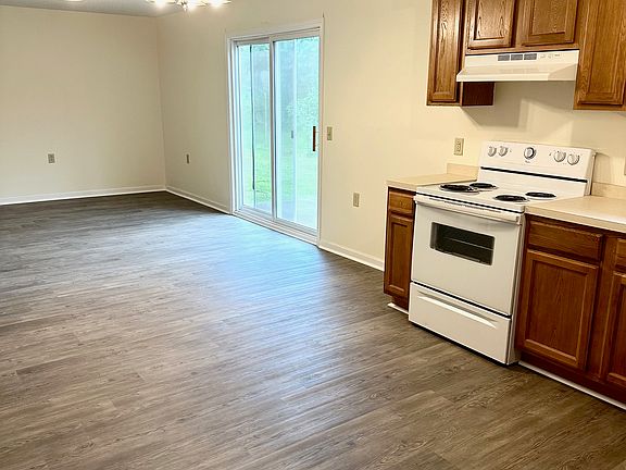 5th image of 57 Sokol Dr APT 3