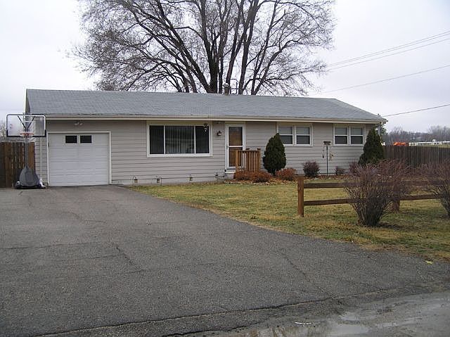 1st image of 6418 N 63rd St