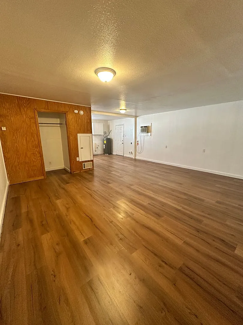3602 S Polk- Triplex — Photo 4