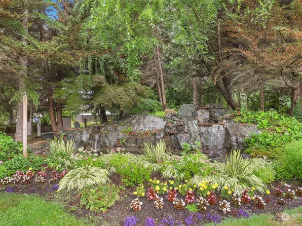 416 Grass Lake Street NW, Olympia, WA 98502