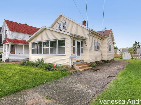 2101 Godfrey Ave SW, Wyoming, MI 49509