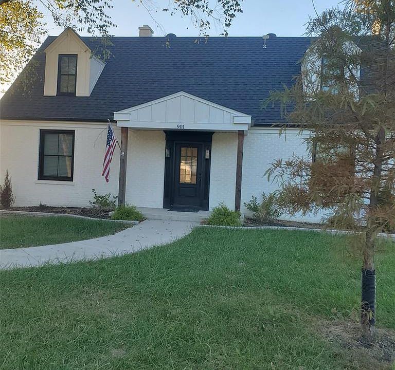 1st image of 901 N Cape Rock Dr