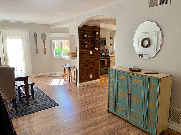 Dining/ kitchen, entry view