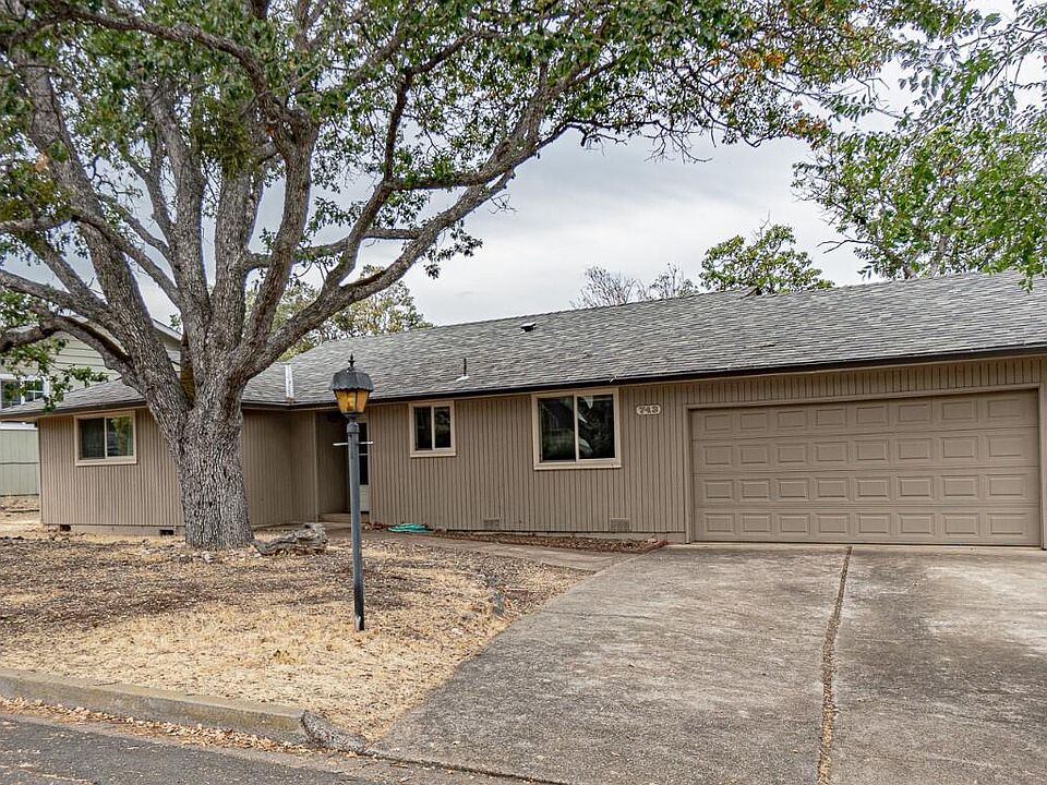 1st image of 743 Oak Knoll Dr