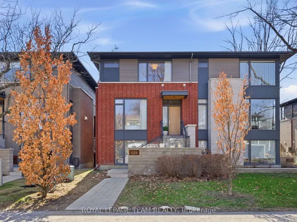 526 Edison Ave, Ottawa, ON K2A 3Y5